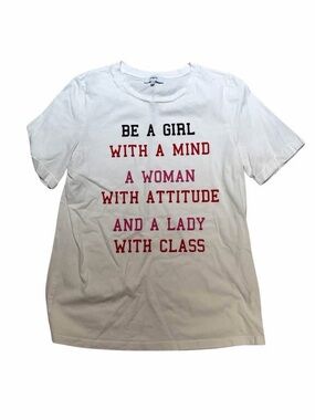 Sunco “Be A Girl With A Mind” Velvet Lettering Graphic Tee – Small